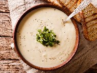 Рецепта Крем супа от карфиол с прясно мляко и масло